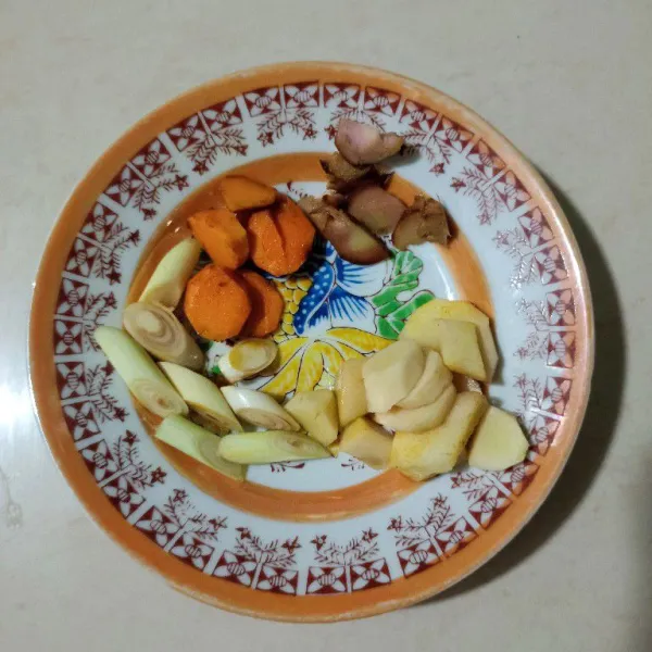 Siapkan bahan.