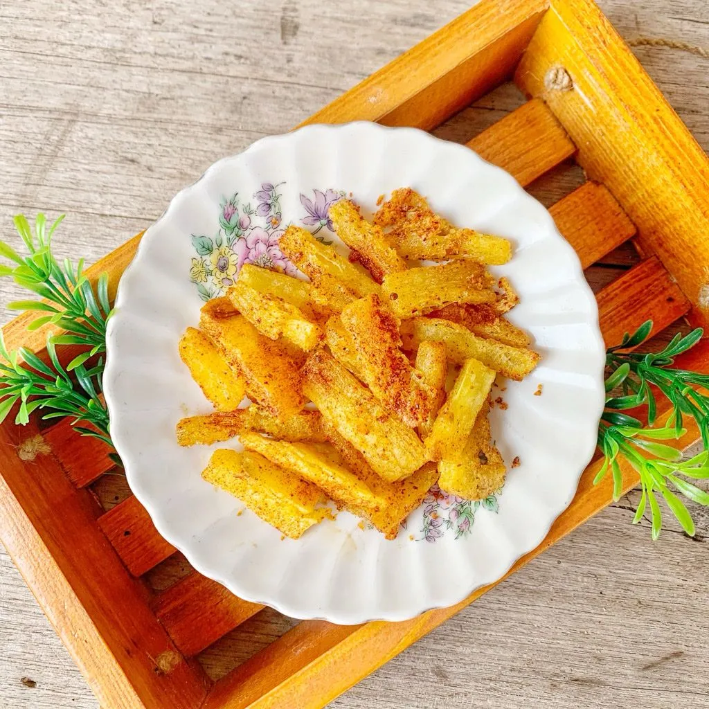 Stik Singkong Kuning Pedas #KurCepBulanIni