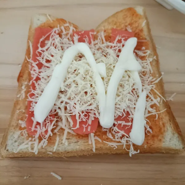 Tambahkan mayonaise.