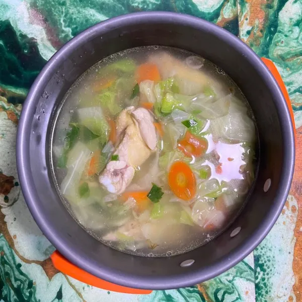 Pindah ke wadah, lalu sajikan.