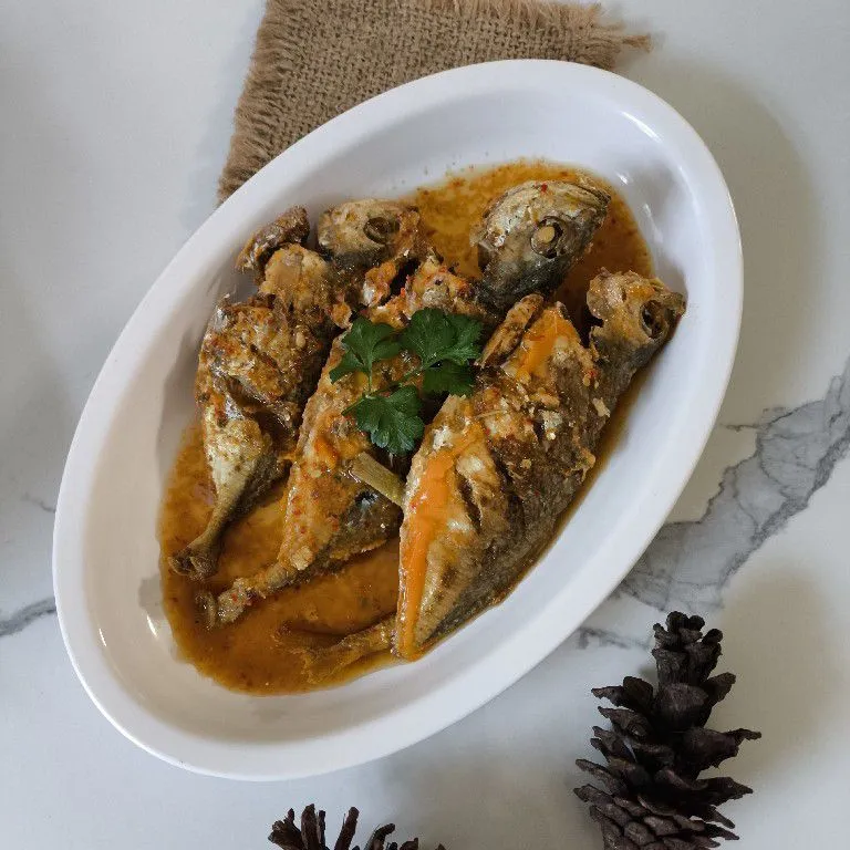 Ikan kembung bumbu merah