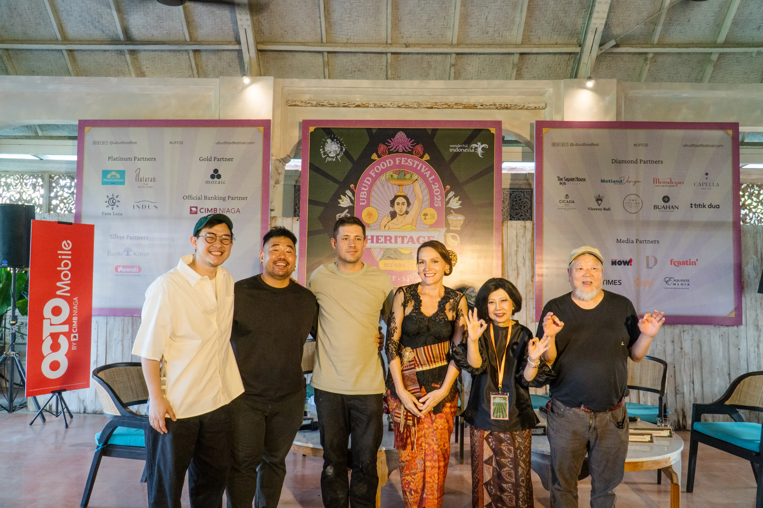 “Di tahun ke-10 kami ini, para pecinta kuliner tidak hanya bisa mengeksplorasi kreasi kontemporer dari para chef terbaik di pulau ini, tetapi juga mencicipi ragam kuliner daerah yang jarang ditemukan di restoran luar negeri,” ujar Janet DeNeefe dalam konferensi pers. “Dari cita rasa Banda, Sunda, Minangkabau, dan Nusa Tenggara Timur, hingga hidangan dari Maluku dan Papua, keberagaman di Festival tahun ini menampilkan identitas kuliner bangsa yang luar biasa namun sering kali kurang dihargai, sejalan dengan tema kami tahun ini: Heritage. Kami sangat antusias mengundang semua orang untuk datang ke Taman Kuliner akhir pekan ini dan menikmati yang terbaik dari Festival ini.”