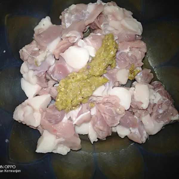 Tambahkan bumbu halus lalu aduk rata