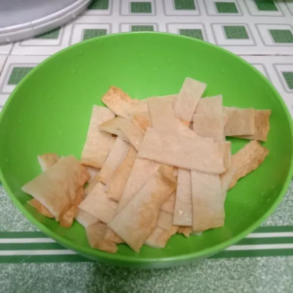 Potong odeng sesuai selera.