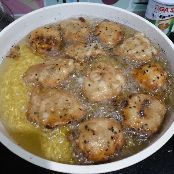 Angkat dan tiriskan, siap disajikan.