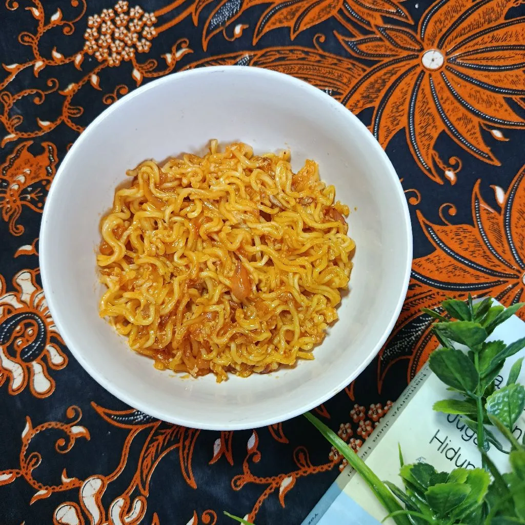 Mie Instan Bolognese
