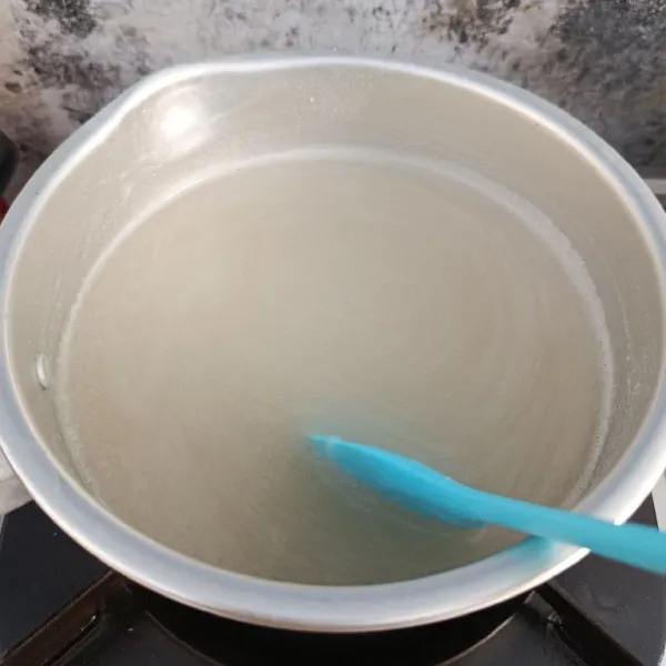 Rebus bahan jelly sambil diaduk hingga mendidih.