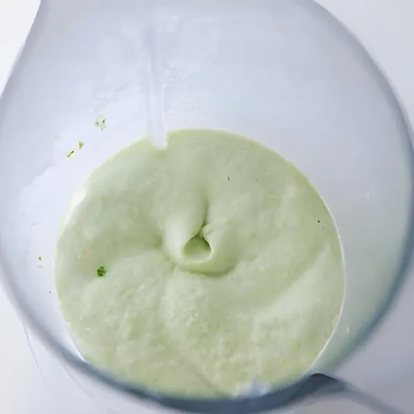 Tambahkan 1 sdt madu, aduk rata.