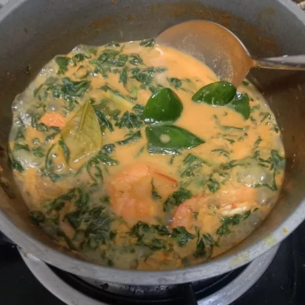 Masukkan seasoning koreksi rasa dan masak sampai matang