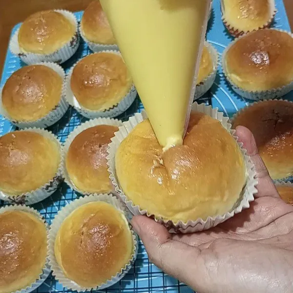 Isi dengan bahan isian sampai penuh