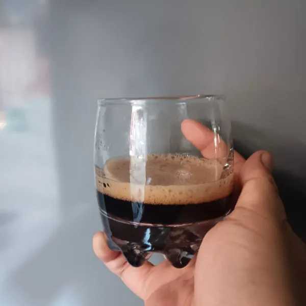 Setelah dingin, saring dari ampasnya.