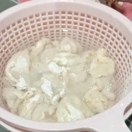 Celup ke dalam air es, lakukan langkah ini dan langkah sebelumnya sebanyak 2x.