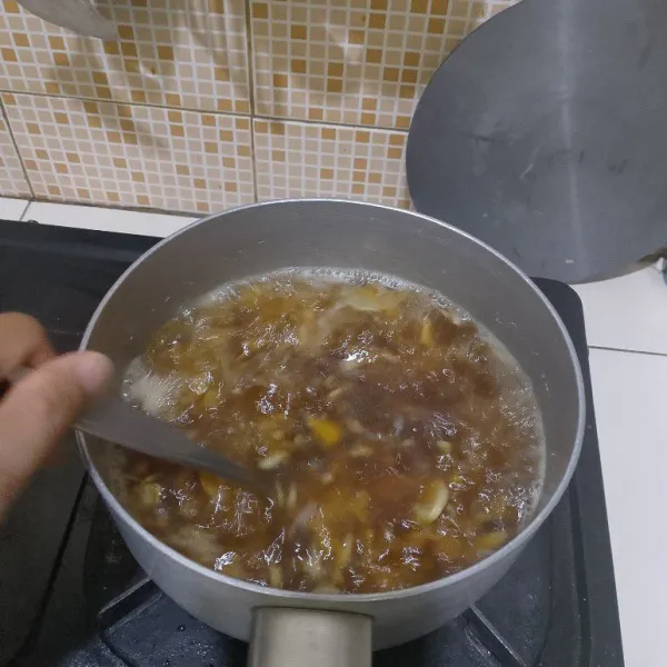 Aduk tambahkan gula jika kurang manis