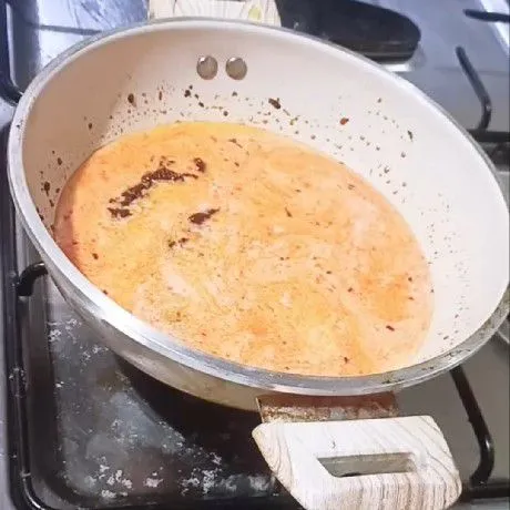 Masukkan santan cair