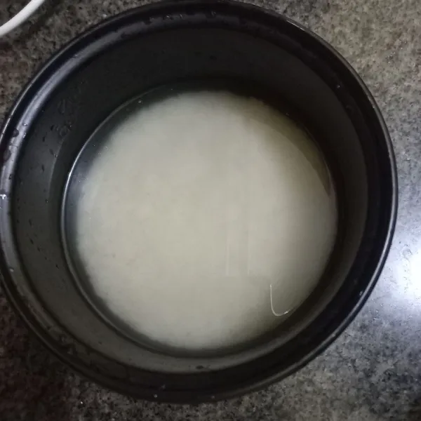 Rendam beras basmati selama 15 menit.