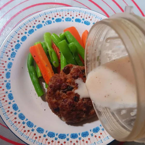 Siap dituang ke steak kalian!