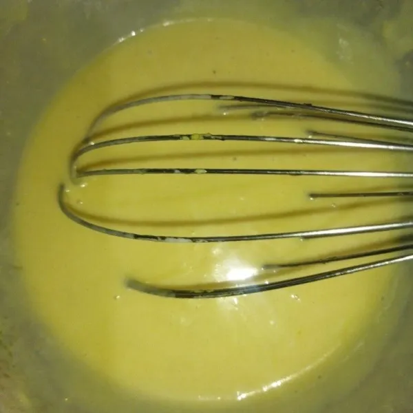 Istirahatkan adonan selama 10 menit.