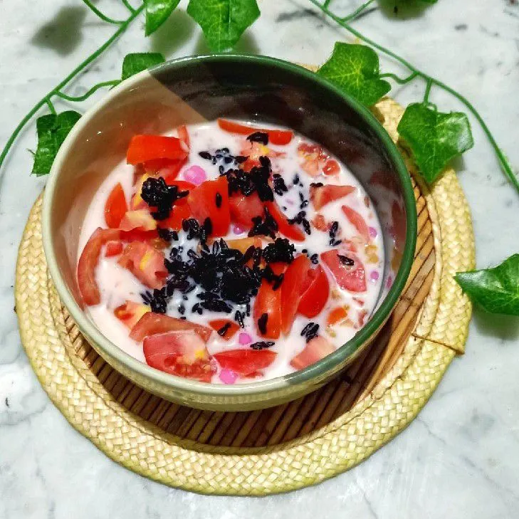 Sop Buah Tomat Kuah Susu Tape