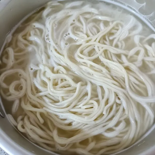 Rebus mi hingga matang. Tiriskan.