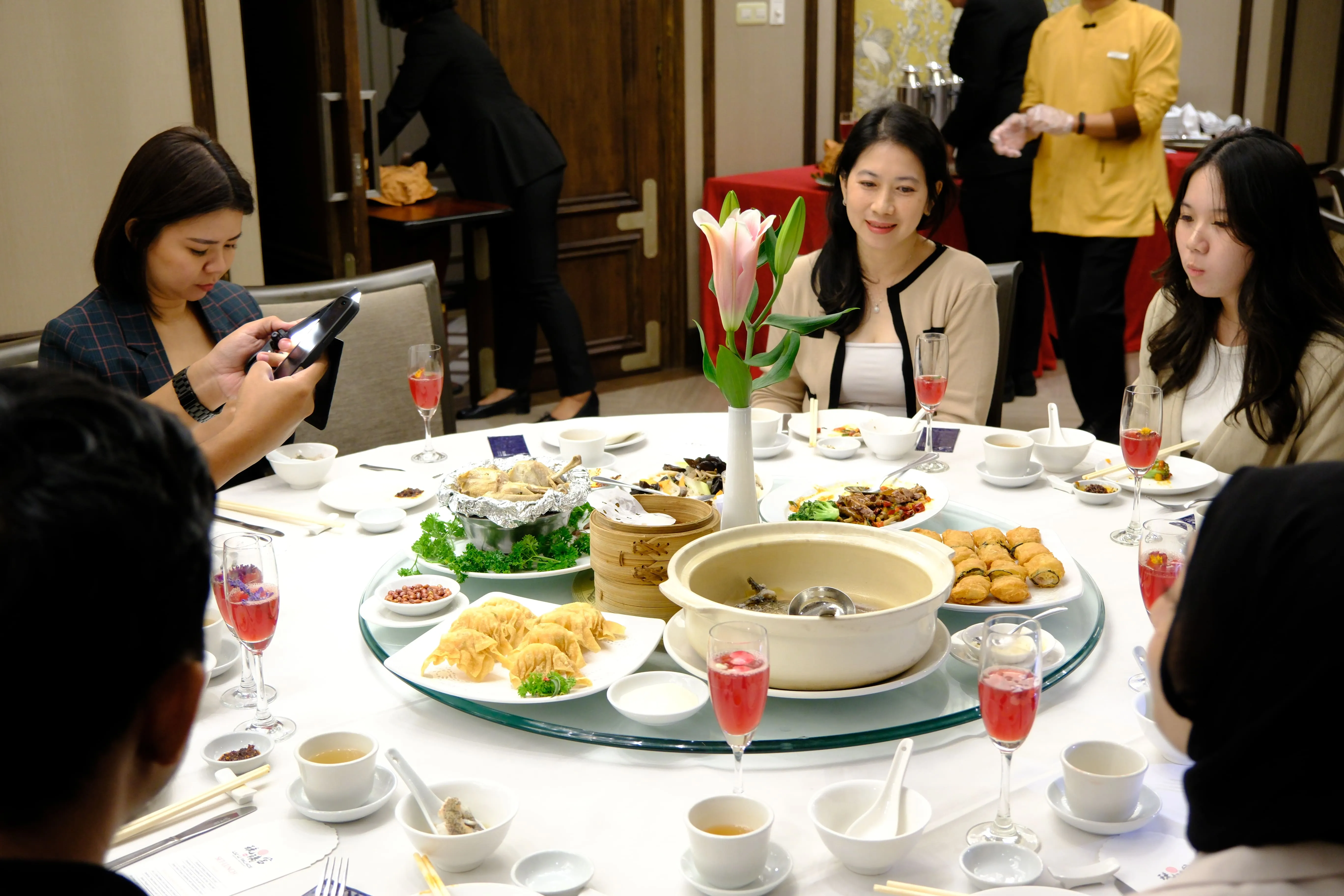 Perayaan Warisan Rasa: Hidangan Spesial Chef Wong di Liu Li Palace