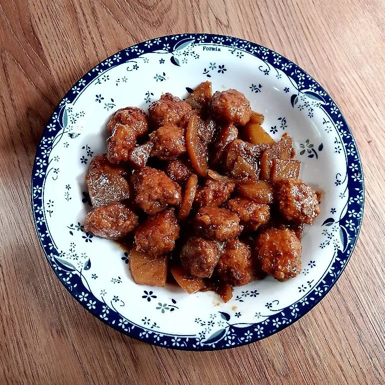 Semur Bola Ayam dan Kentang