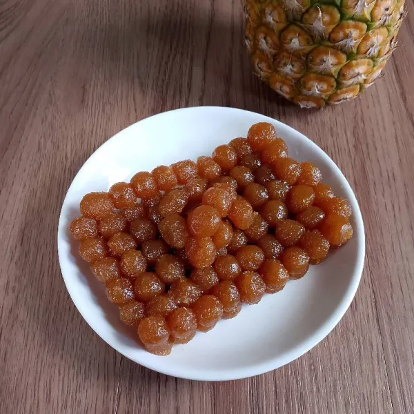 Tunggu dingin baru dibulatkan dan siap untuk isian nastar.