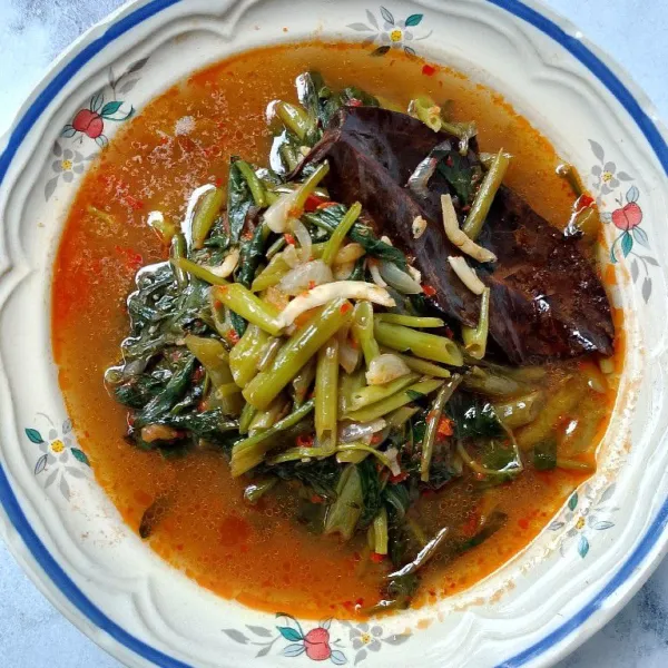 Sayur kangkung kuah pedas siap di sajikan 😉