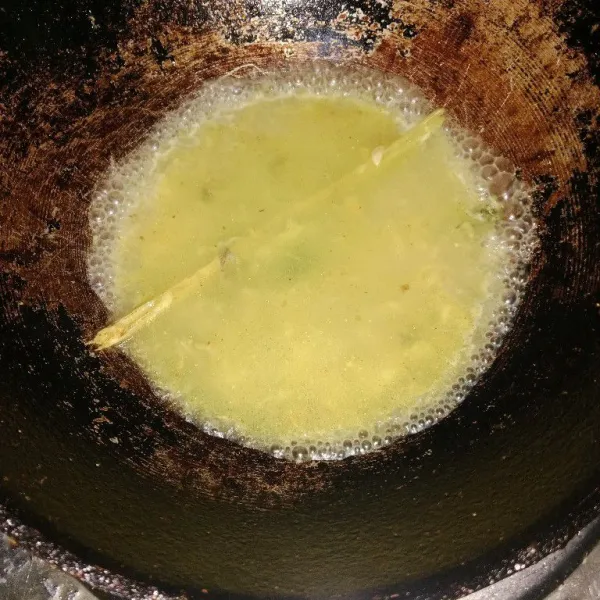 Tuangkan air secukupnya.