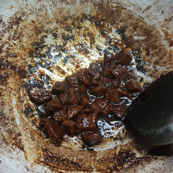 Masak hingga air menyusut.
