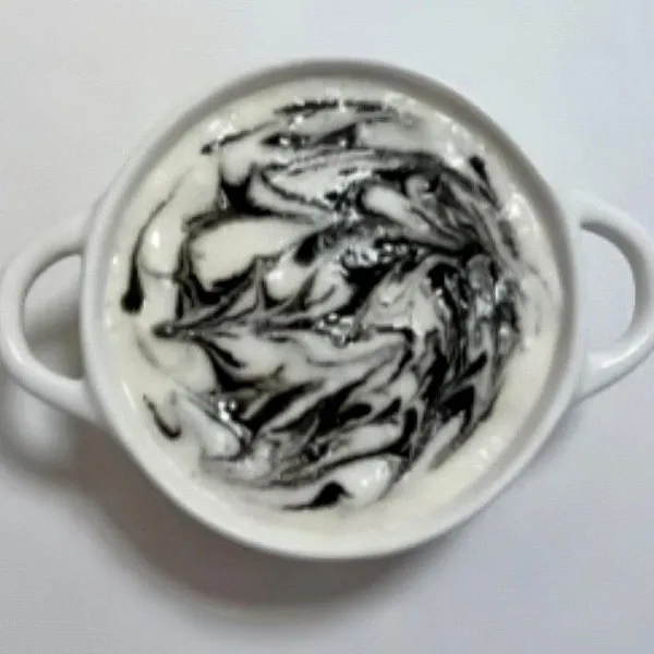 Tutup loyang dengan plastik wrap, kukus selama 23 menit hingga matang.