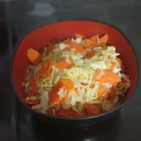 Setelah matang, lakukan tes rasa sebelum sayuran disajikan.