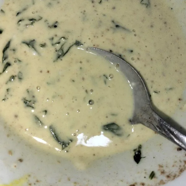 Aduk adonan hingga rata.