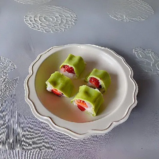 Mentimun Yam Strawberry Roll