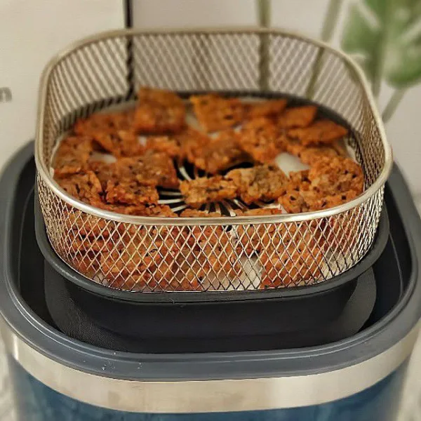 Balikkan di pertengahan waktu memanggang agar matang merata