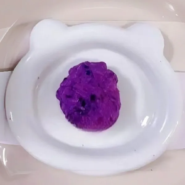 Masukkan 1 sdm masuk, aduk hingga rata