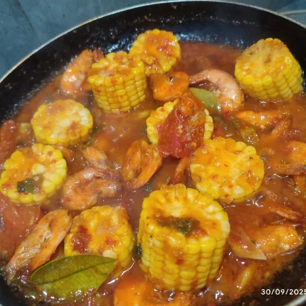 Aduk beberapa menit hingga semua tercampur merata☺