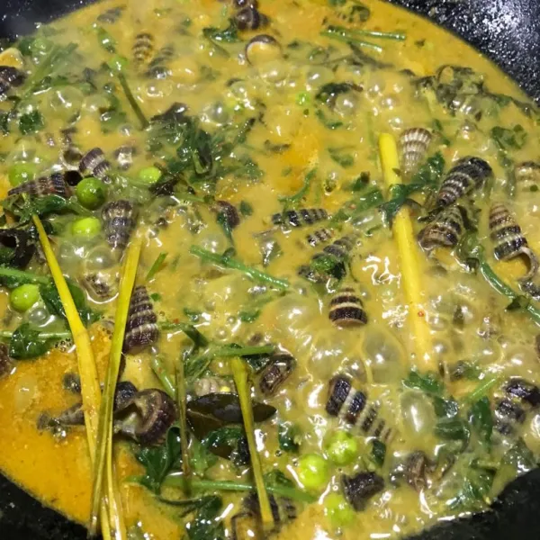 masak sampai matang dan koreksi rasa.