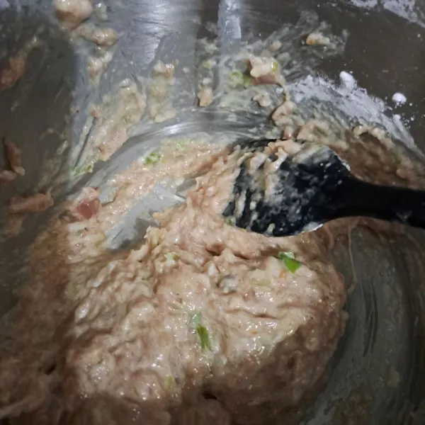 Campur semua bahan isian.