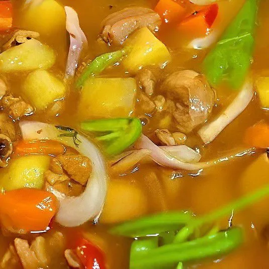 Masak dengan api besar hingga kuah mengental.