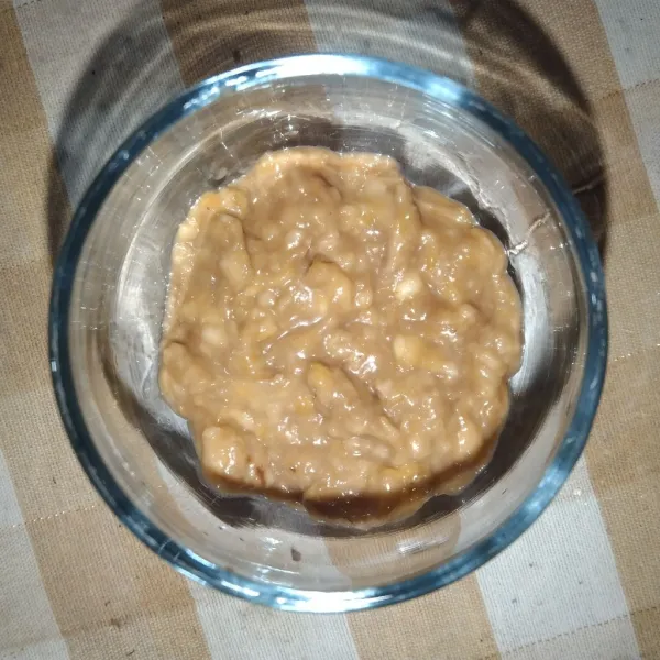 Masukkan ke dalam gelas saji.