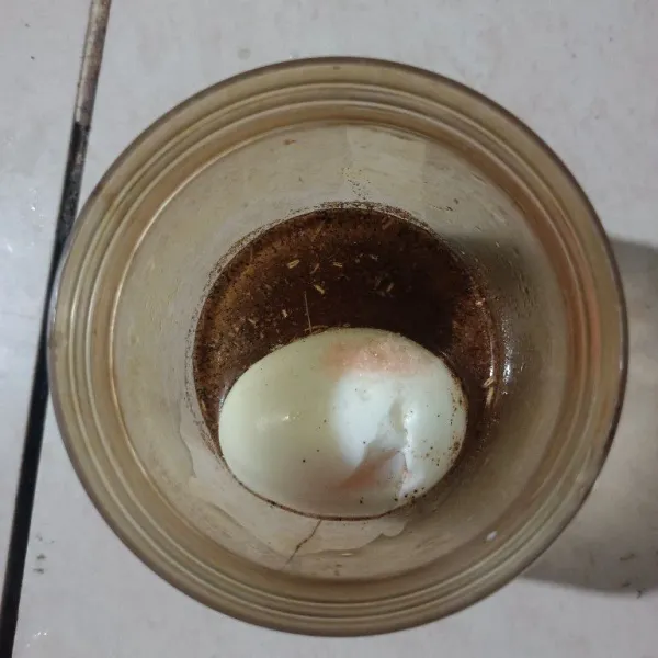 Campur semua bahan dressing, blender hingga halus.