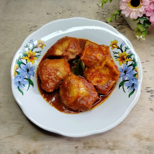 Pindahkan ke dalam piring dan siap untuk disajikan.