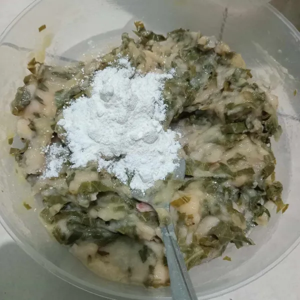 Tambahkan terigu dan maizena