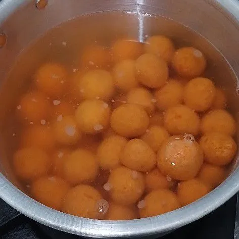 Rebus bola ubi, angkat jika sudah mengapung