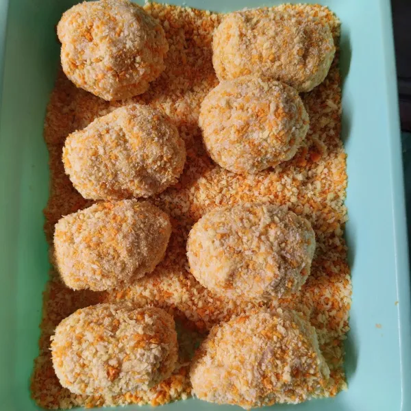 Balut dengan tepung panir