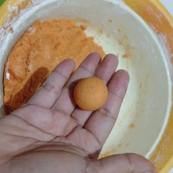 Bentuk bulat - bulat seperti di gambar