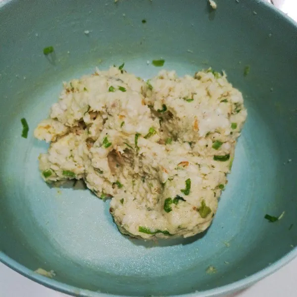 Masukkan seasoning, aduk rata dan koreksi rasa