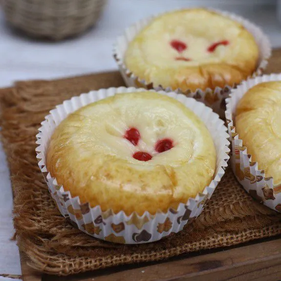 Strawberry Cheese Bread