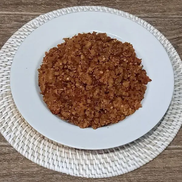 Angkat dan hidangkan hangat sebagai lauk pendamping nasi