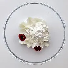 Kukus ubi gunung 100 gr hingga matang dan lembut. Haluskan ubi kukus, tambahkan 5 gr jus buah naga merah dan 25 gr tepung terigu, aduk rata hingga menjadi adonan yang halus dan bisa dibentuk